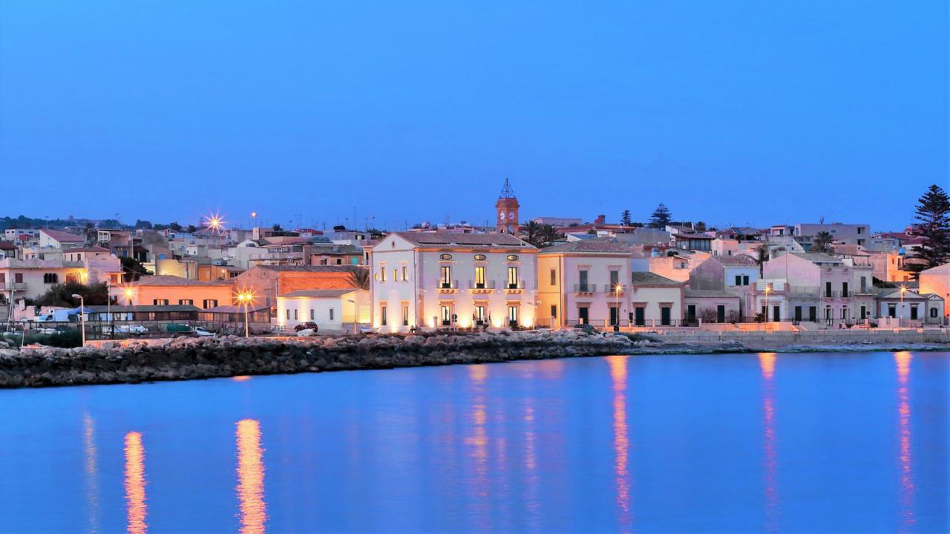 Piazza Sorelle Arduino - Scoglitti (RG)